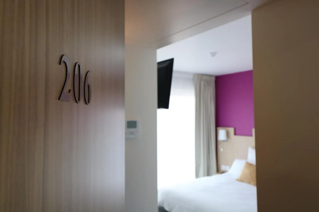 Hotel Le Virevent Saint-Raphael  3*, Saint-Raphael (Var) France