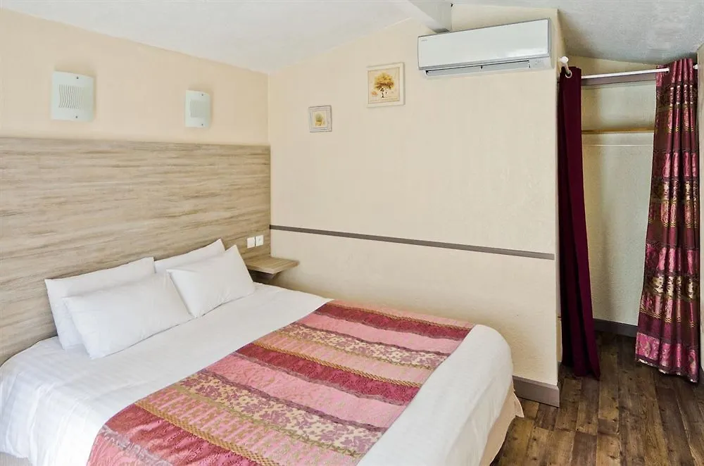 Saint-Raphaël Hotel Le Virevent 3*,  צרפת